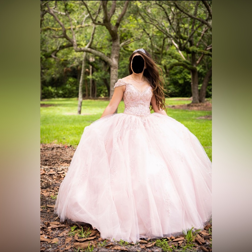 BEAUTIFUL QUINCEAÑERA DRESS
